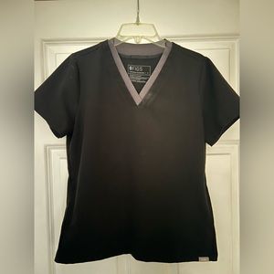 FIGS Black Scrub Top Small